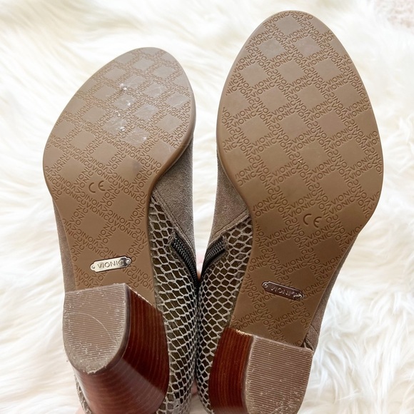 Vionic Upright Bromley Bootie - Picture 6 of 8